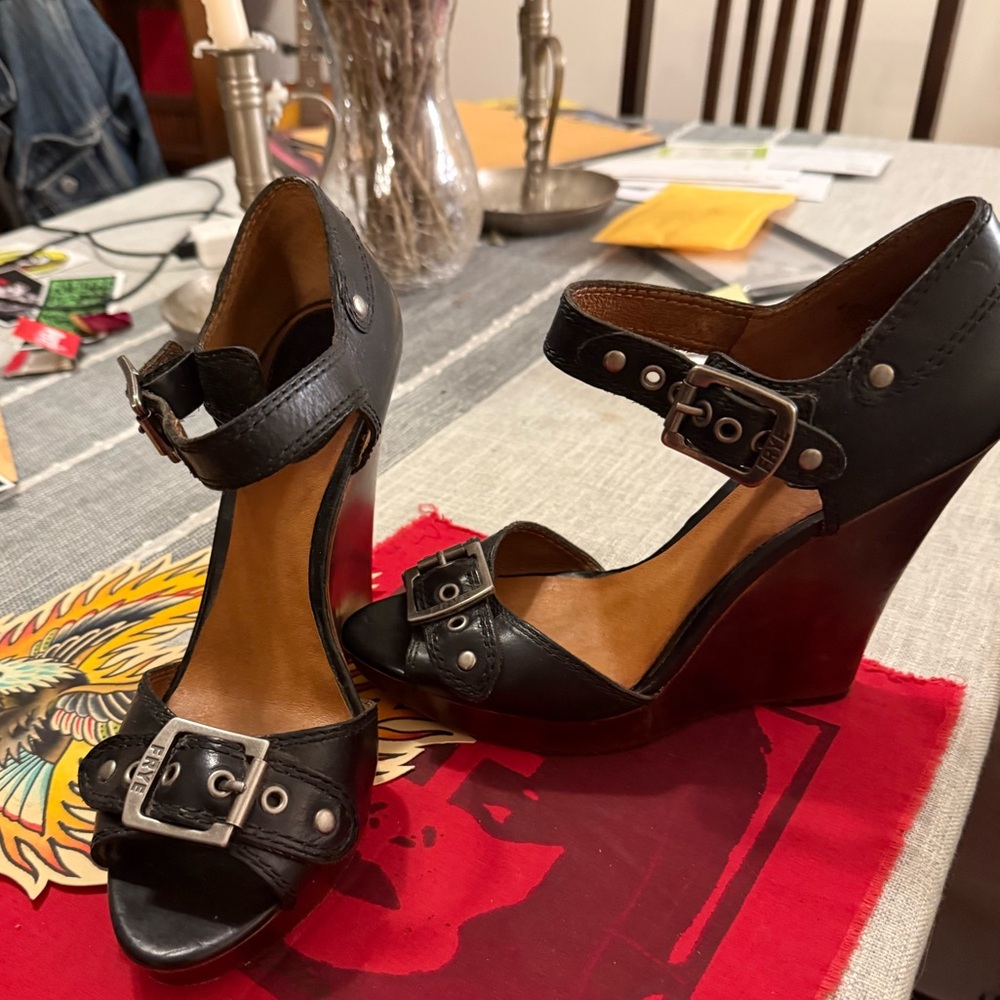 Frye Greta. open toed wedge heel Size 9. 4” heel. Leather - Picture 2 of 9